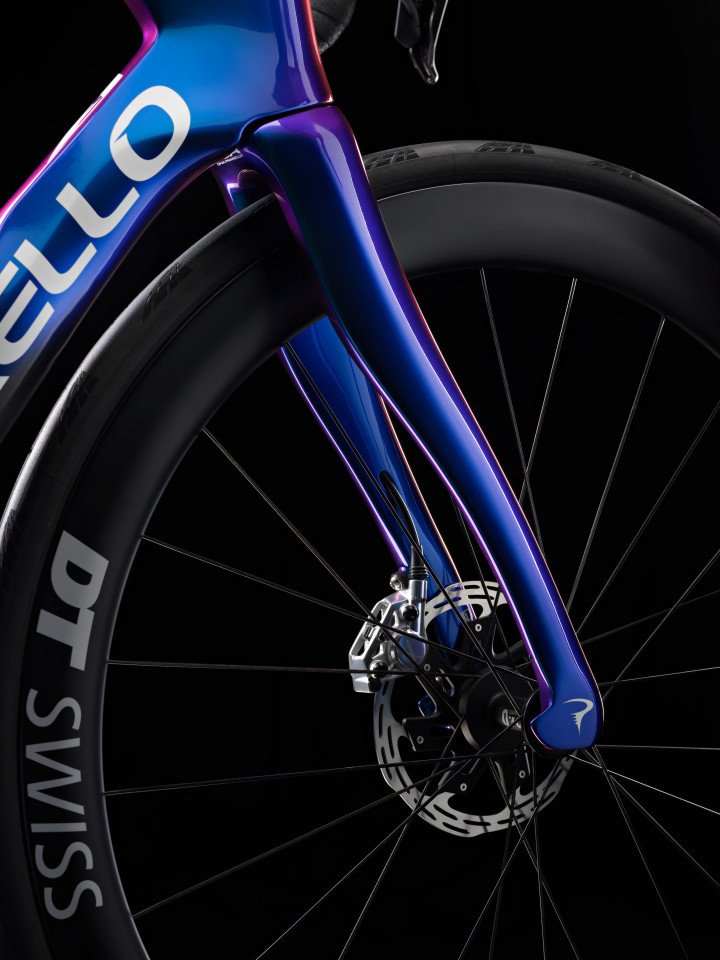 Rower szosowy Pinarello Dogma F SRAM Red AXS 2x12 PRINCETON PEAK 4550 nowy_widelec_onda