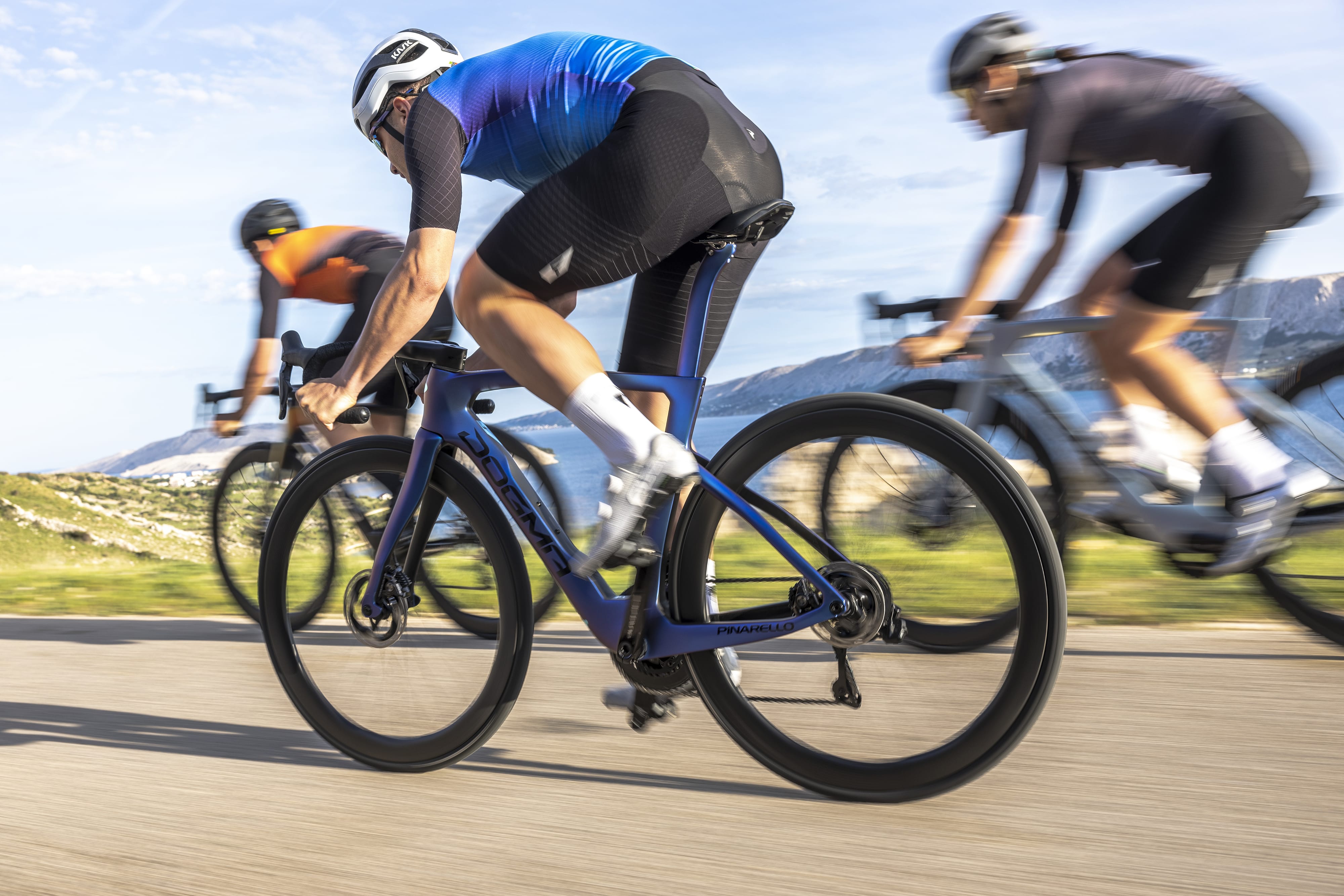 Rower szosowy Pinarello Dogma F SRAM Red AXS 2x12 PRINCETON PEAK 4550 wlokno_weglowe