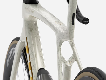 Rower szosowy Madone SLR 7 AXS Era White/Supernova Marble 2026