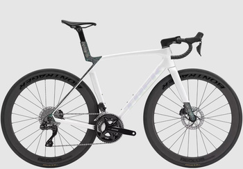 Rower Szosowy Trek Madone SL 6 Gen. 8  Gloss Crystal White/Matte Deep Smoke
