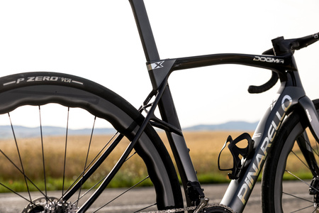 Rower szosowy Pinarello Dogma X - Dura Ace Di2 2x12 DB PRINCETON - Xolar Sun