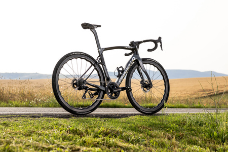 Rower szosowy Pinarello Dogma X - Dura Ace Di2 2x12 DB PRINCETON - Xolar Sun