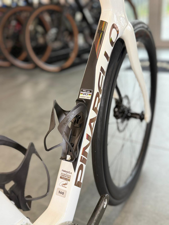 Rower szosowy Pinarello F7 - 2026 - SRAM Force AXS 2x12 DB FM20 MOST Ultrafast 45 