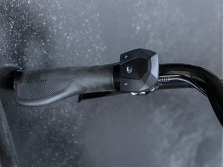 Rower elektryczny Trek Verve+ 4 o niskim przekroku Lithium Grey