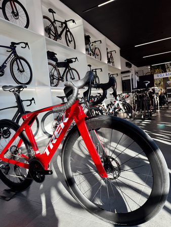 Rower szosowy Demo Trek Madone SLR 6 AXS pomiar mocy