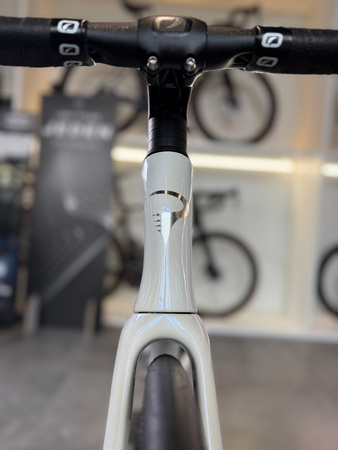 Rower szosowy Pinarello F3 - Shimano 105 Di2 2x12 DT SWISS A1800 30DB SPLINE