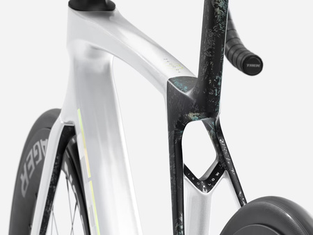 Rower szosowy Madone SL 7 Gen 8 Gloss Crystal White/Matte Deep Smoke