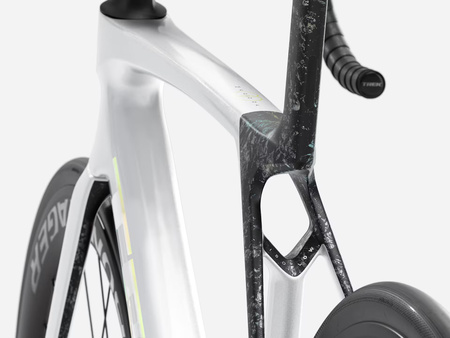Rower Szosowy Trek Madone SL 6 Gen. 8  Gloss Crystal White/Matte Deep Smoke