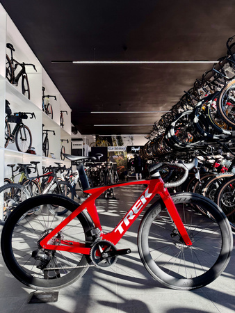 Rower szosowy Demo Trek Madone SLR 6 AXS pomiar mocy