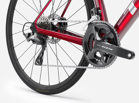 Rower szosowy Madone SL 5 Gen 8 Gloss Fury Red/Matte Deep Smoke 2026 - zestaw