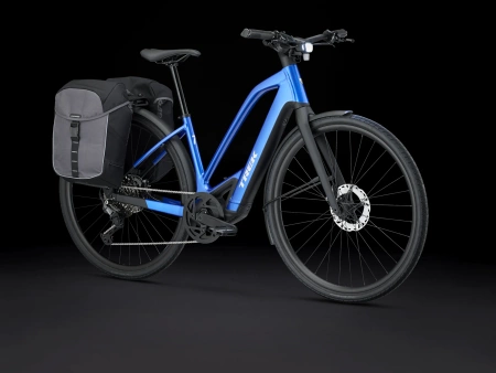 Rower elektryczny Trek FX+ 7 o średnim przekroku  Alpine Blue Gloss 2026
