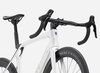 Rower szosowy Madone SL 7 Gen 8 Gloss Crystal White/Matte Deep Smoke