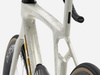 Rower szosowy Madone SLR 7 AXS Era White/Supernova Marble 2026