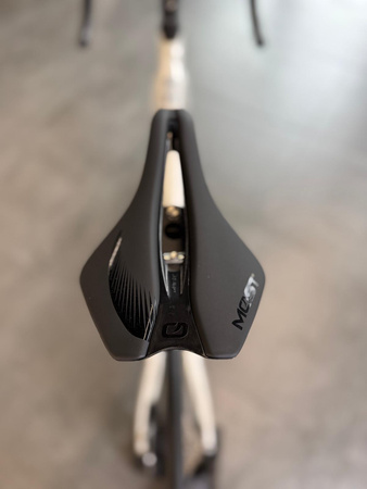 Rower szosowy Pinarello F3 - Shimano 105 Di2 2x12 DT SWISS A1800 30DB SPLINE