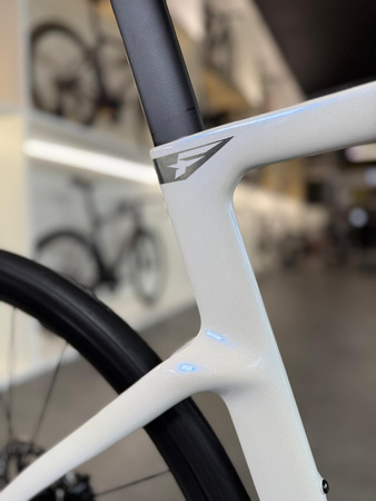 Rower szosowy Pinarello F3 - Shimano 105 Di2 2x12 DT SWISS A1800 30DB SPLINE