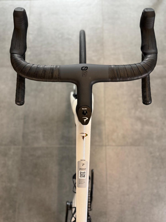 Rower szosowy Pinarello F7 - 2026 - SRAM Force AXS 2x12 DB FM20 MOST Ultrafast 45 