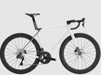 Rower szosowy Madone SL 7 Gen 8 Gloss Crystal White/Matte Deep Smoke