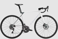 Rower szosowy Madone SL 5 Gen 8 Gloss Crystal White/Matte Deep Smoke2026 - zestaw