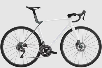 Rower szosowy Madone SL 5 Gen 8 Gloss Crystal White/Matte Deep Smoke2026