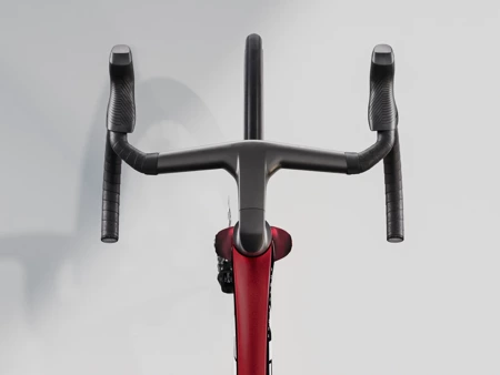 Rower szosowy Madone SLR 7 AXS Gen. 8 Carbon Red Smoke