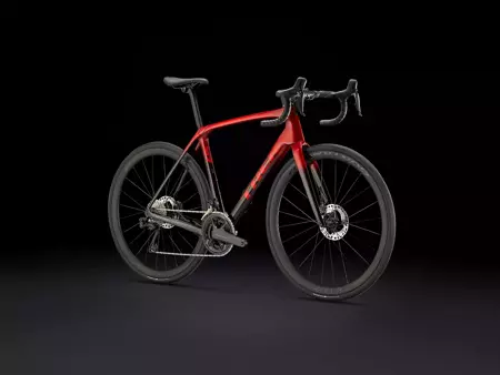 Rower szosowy Trek Domane SLR 7 Gen 4 Metallic Red Smoke to Red Carbon Smoke 2025